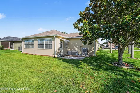 Exterior - 4670 Blackmore Ct, Melbourne, FL 32934 photo 2 of 4