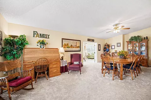 Dining - 4670 Blackmore Ct, Melbourne, FL 32934 photo 4 of 4