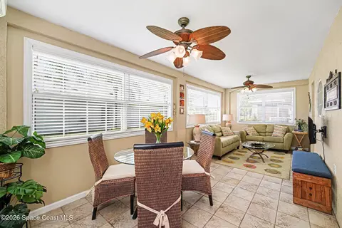 Dining - 4670 Blackmore Ct, Melbourne, FL 32934 photo 2 of 4