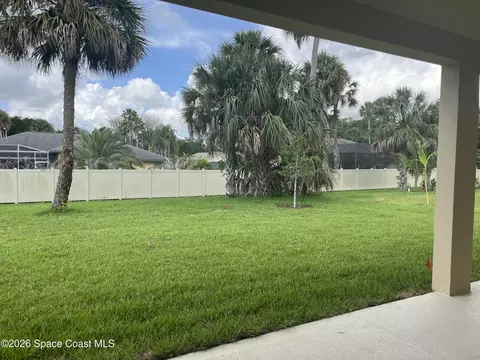 Exterior - 1122 Killian Dr NE, Palm Bay, FL 32905 photo 3 of 4