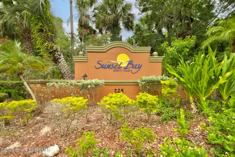 225 S Tropical Trl #605, Merritt Island, FL 32952