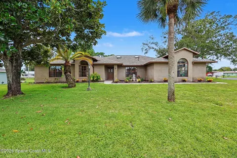 672 Altura Dr, Cocoa, FL 32927