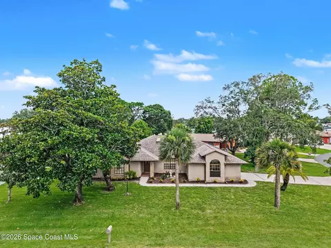 672 Altura Dr, Cocoa, FL 32927