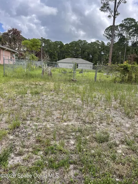 485 Sayre Rd SW, Palm Bay, FL 32908