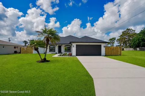 934 Eastlake St SE, Palm Bay, FL 32909