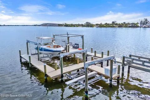 View/Area - 1807 1809 Riverview Dr, Melbourne, FL 32901 photo 9 of 14