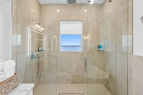 Bath - 1807 1809 Riverview Dr, Melbourne, FL 32901 photo 2 of 3