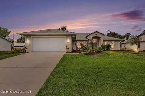525 Belfast Ter, Sebastian, FL 32958