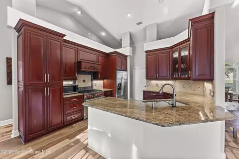 Kitchen - 340 Baytree Dr, Melbourne, FL 32940 photo 3 of 5