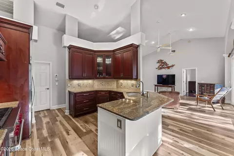 Kitchen - 340 Baytree Dr, Melbourne, FL 32940 photo 2 of 5