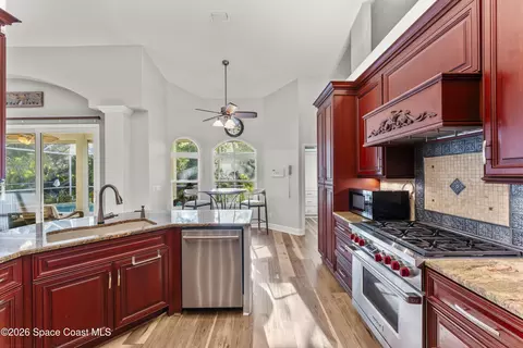 Kitchen - 340 Baytree Dr, Melbourne, FL 32940 photo 4 of 5