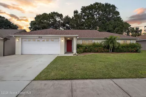 816 Hunters Creek Dr, Melbourne, FL 32904