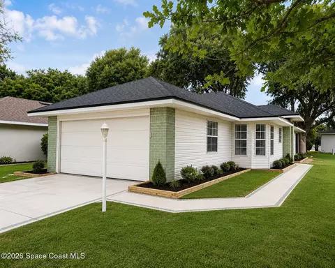 5745 King James Ave, Leesburg, FL 34748