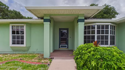 470 Golden Dove Ave NE, Palm Bay, FL 32907