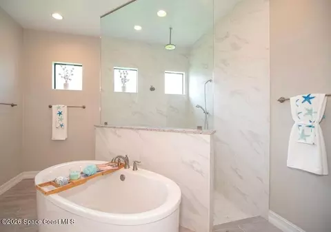 Bath - 8289 Stonecrest Dr, Melbourne, FL 32940 photo 3 of 6