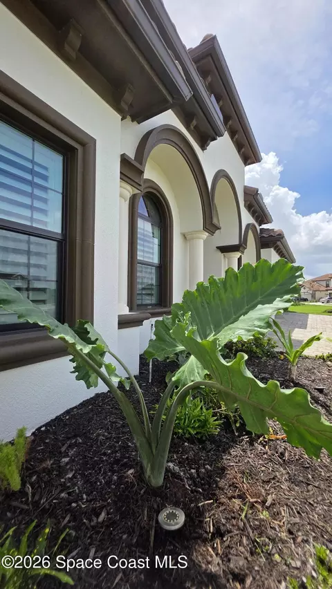 Exterior - 8289 Stonecrest Dr, Melbourne, FL 32940 photo 2 of 6