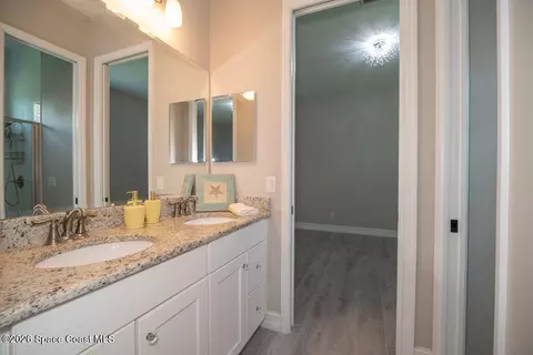 Bath - 8289 Stonecrest Dr, Melbourne, FL 32940 photo 4 of 6