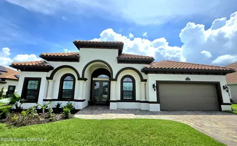 Exterior - 8289 Stonecrest Dr, Melbourne, FL 32940 photo 3 of 6