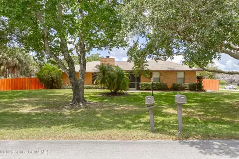 460 Neptune Dr NE, Palm Bay, FL 32907