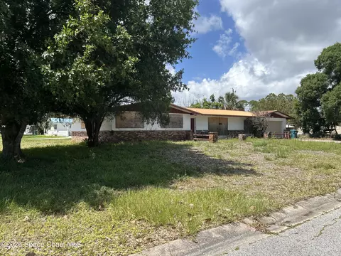 909 Hall St, Melbourne, FL 32901