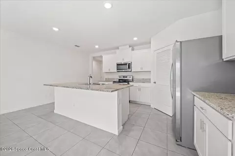 Kitchen - 6485 Topaz Dr, Grant, FL 32949 photo 1 of 1