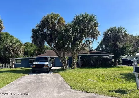 8206 Lakeland Blvd, Fort Pierce, FL 34951