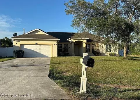 33 Herring Ct, Poinciana, FL 34759