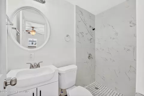 Bath - 2343 Grant St, Melbourne, FL 32901 photo 1 of 4