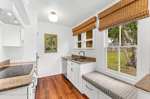 Kitchen - 1489 Rockledge Dr, Rockledge, FL 32955 photo 5 of 6