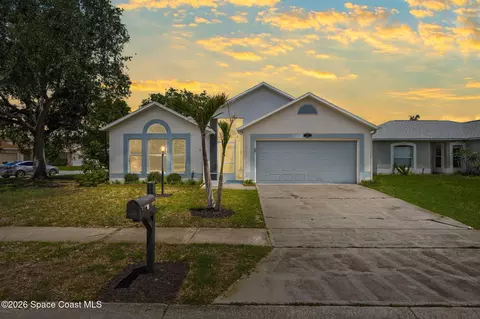 1272 White Oak Cir, Melbourne, FL 32934