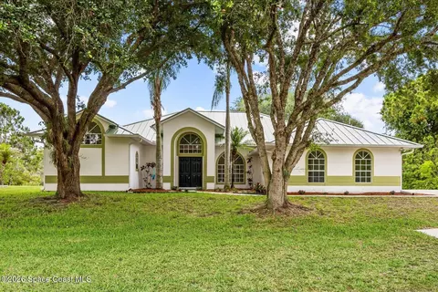4691 Mooney Ln, Grant, FL 32949