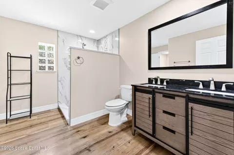 Bath - 2517 Lipscomb St, Melbourne, FL 32901 photo 3 of 3