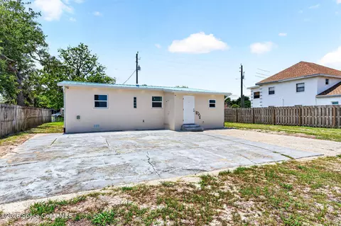 Exterior - 2517 Lipscomb St, Melbourne, FL 32901 photo 4 of 8