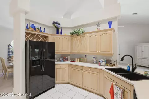 Kitchen - 330 Baytree Dr, Melbourne, FL 32940 photo 2 of 4