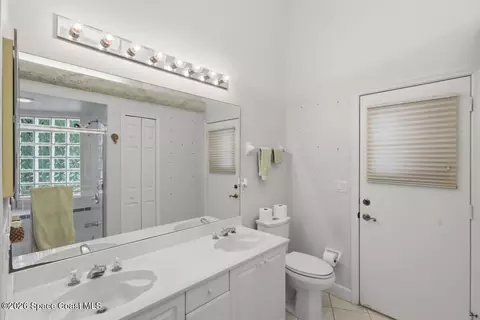 Bath - 330 Baytree Dr, Melbourne, FL 32940 photo 2 of 6