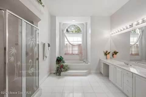 Bath - 330 Baytree Dr, Melbourne, FL 32940 photo 5 of 6