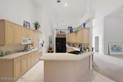 Kitchen - 330 Baytree Dr, Melbourne, FL 32940 photo 3 of 4