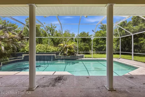 Exterior - 330 Baytree Dr, Melbourne, FL 32940 photo 4 of 8