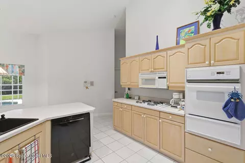 Kitchen - 330 Baytree Dr, Melbourne, FL 32940 photo 1 of 4