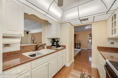 Kitchen - 986 Sarno Rd, Melbourne, FL 32935 photo 3 of 4