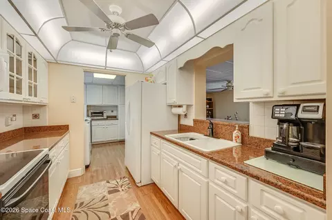 Kitchen - 986 Sarno Rd, Melbourne, FL 32935 photo 1 of 4