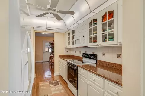 Kitchen - 986 Sarno Rd, Melbourne, FL 32935 photo 4 of 4