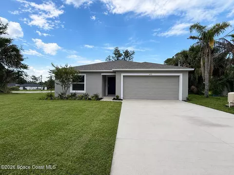 1691 2nd Ave, Deland, FL 32724