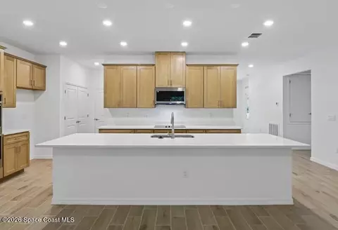Kitchen - 170 Arthur Ave, Edgewater, FL 32141 photo 2 of 3