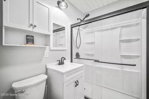 Bath - 2905 Emory St, Melbourne, FL 32901 photo 1 of 3