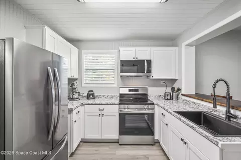 Kitchen - 2905 Emory St, Melbourne, FL 32901 photo 2 of 4