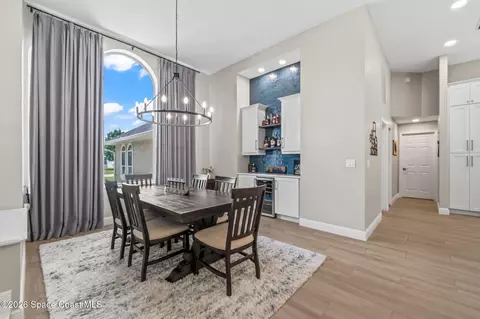 Dining - 697 Spring Lake Dr, Melbourne, FL 32940 photo 2 of 3