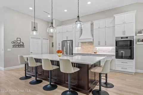 Kitchen - 697 Spring Lake Dr, Melbourne, FL 32940 photo 2 of 4