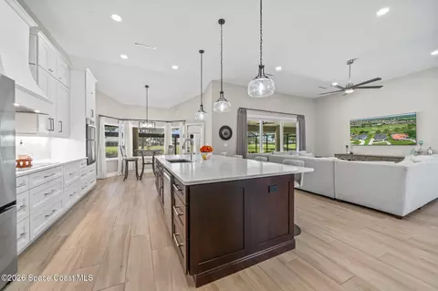 Kitchen - 697 Spring Lake Dr, Melbourne, FL 32940 photo 3 of 4