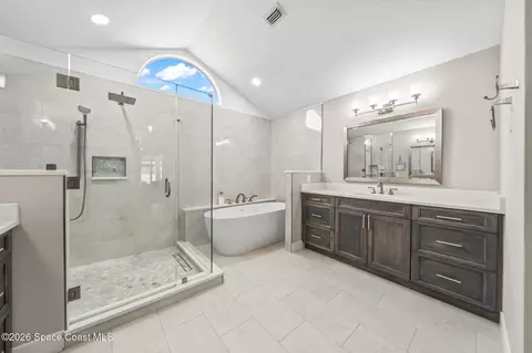 Bath - 697 Spring Lake Dr, Melbourne, FL 32940 photo 2 of 5